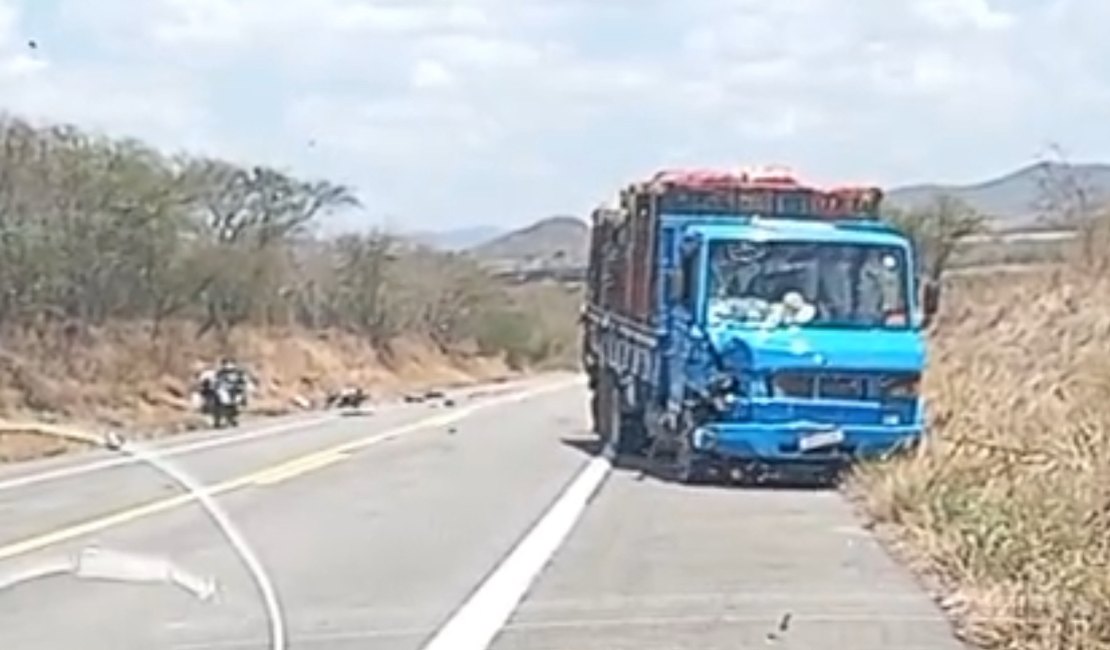 Motociclista morre após colisão com caminhão em Estrela de Alagoas