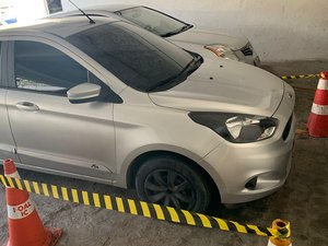 Carro de motorista de aplicativo sequestrada passa por perícia