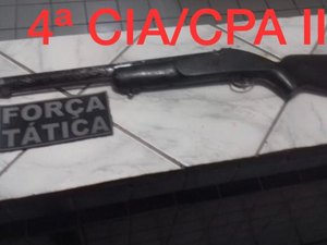 Espingarda de fabricação artesanal é apreendida em galpão abandonado