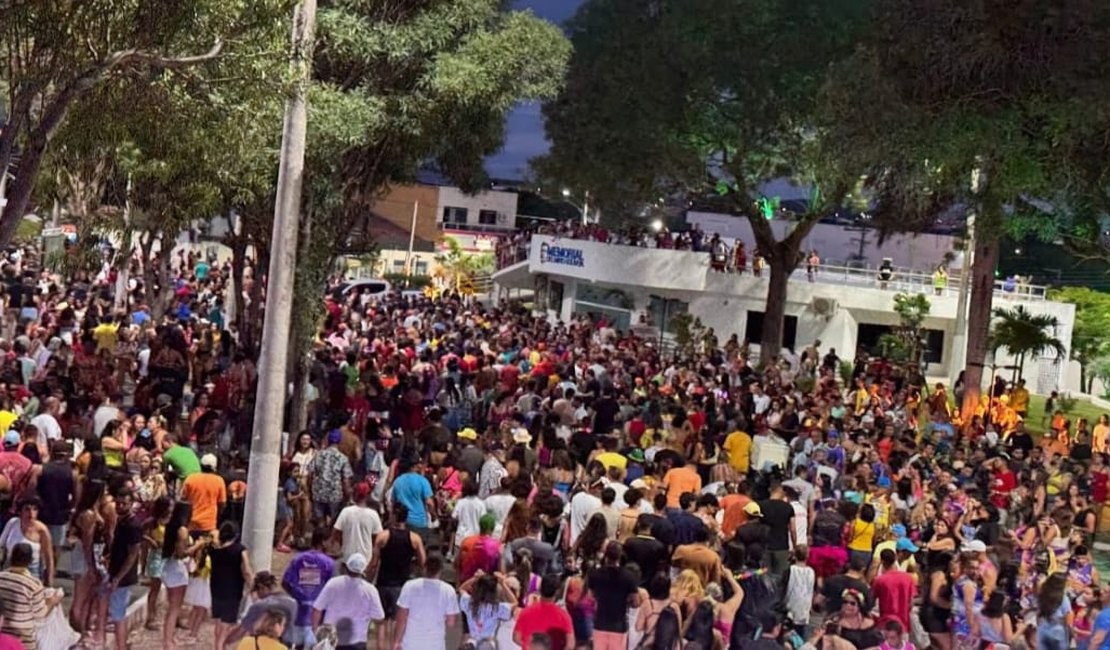 Foragido por homicídio é preso durante folia de Carnaval em Delmiro Gouveia