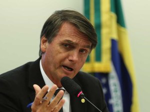 Desaprovação a Bolsonaro sobe a 64%, diz pesquisa