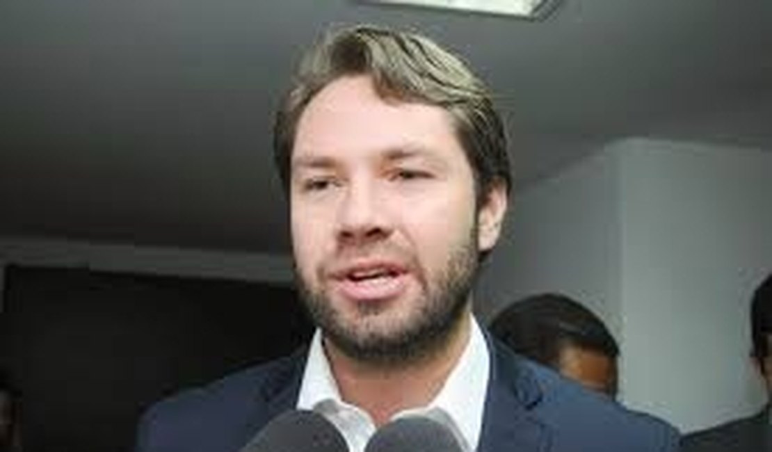  Eleições do ano que vem devem tirar Pedro Vilela de Brasília 