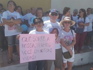 Familiares de idosa morta atropelada fazem ato para cobrar mais segurança no trânsito