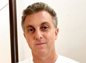 Luciano Huck chama passageiros de submarino desaparecido de 'idiotas'
