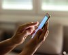 Mulher empresta celular para vizinho, ele some com aparelho e ainda a ameaça pelo WhatsApp, em Arapiraca