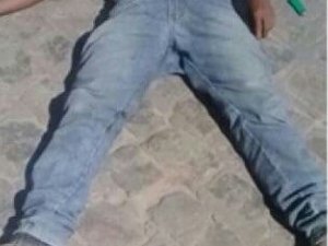 Homem é assassinado a tiros e menor baleado no Litoral Sul