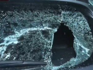 Câmeras de segurança flagram ato de vandalismo cometido por jovens