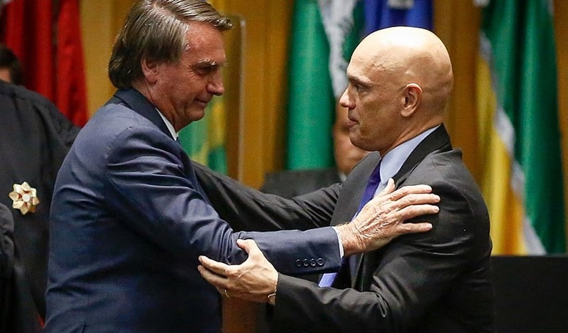 Moraes pode decidir hoje sobre suposta violação de medidas por Bolsonaro