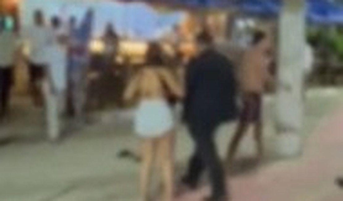 Homem é flagrado agredindo clientes e seguranças em bar na orla da Ponta Verde