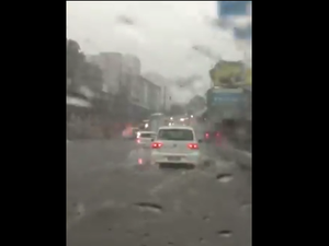 Chuva repentina provoca alagamentos e deixa trânsito lento em Maceió