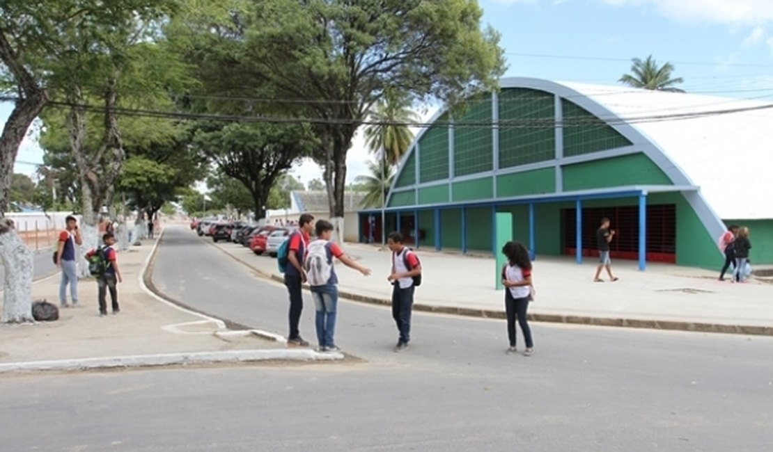 Cepa Vivo leva apresentações e oficinas folclóricas a alunos e comunidade