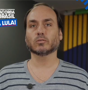 Carlos Bolsonaro desembarca em Maceió para corrida Acorda Brasil