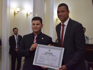 Goleiro Dida recebe Título de Cidadão Honorário