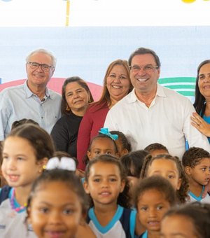 Prefeito Luciano Barbosa entrega escola de tempo integral em Mangabeiras