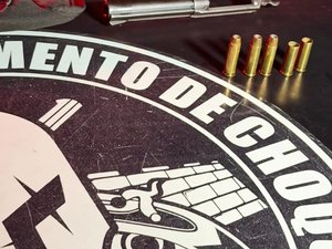 Suspeitos de tráfico fogem da polícia e abandonam revólver em Ipioca