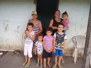 [Vídeo] Desempregadas, mãe e filha precisam de ajuda para manter a família em Arapiraca