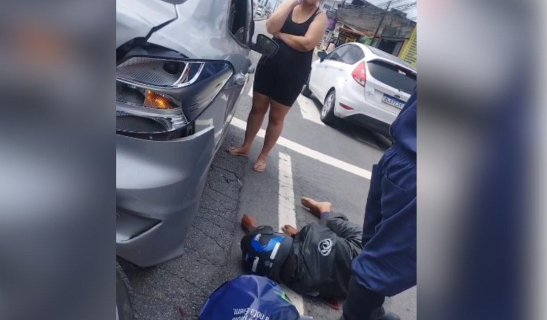 Motociclista fica ferido em colisão com carro na Cachoeira do Meirim, em Maceió