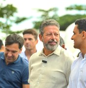 Arthur Lira e JHC abrem campanha com grande carreata em Maceió