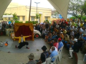 Rodando o Brasil, artistas de rua se apresentam em Arapiraca