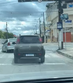 [Vídeo] Buracos e lama atrapalham tráfego próximo ao Terminal de Ônibus no Centro de Arapiraca