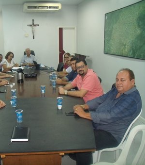 Vereadores de Arapiraca se reúnem com Rogério Teófilo e apresentam pauta de reivindicações
