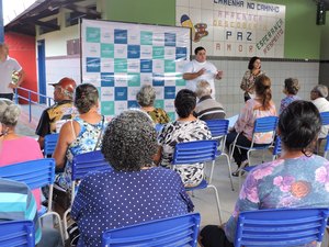 Expresso do Coração oferece consultas e exames gratuitos para a terceira idade