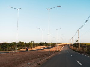 Dupla armada rouba motocicleta na Rota do Mar, em Maceió