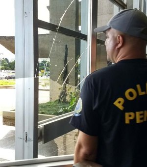 Agentes penitenciários invadem prédio do Ministério da Justiça