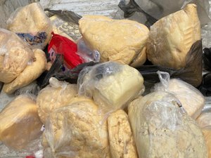 Vigilância Sanitária apreende 65 kg de queijos estragados na Ponta da Terra