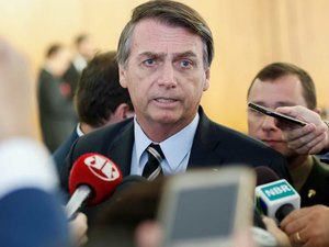 Em evento do Aliança, Bolsonaro repete fala racista ao dizer que apoiador negro tem '8 arrobas'