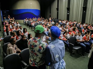 Prefeitura de Penedo conscientiza estudantes sobre benefícios da vacinação e problemas causados por fake news