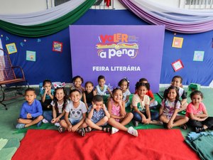 Projeto VaLER a Pena entrega mais de 200 mil livros e transforma hábitos de alunos