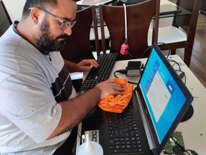 Covid-19: Itec ensina como higienizar corretamente aparelhos eletrônicos