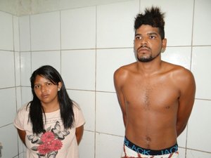 Casal é preso por tráfico de drogas com 15 barras de maconha