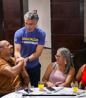 Rafael Brito homenageia professores e destaca avanços na valorização da educação