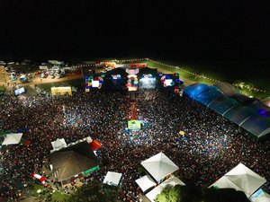 Bell Marques, Mano Walter, Zelito e Matheus Pereira agitam a quarta noite do São João da Perucaba