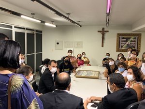 Vereadores de Palmeira dos Índios recebem reivindicação dos professores sobre o pagamento dos precatórios