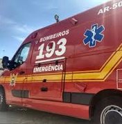 Colisão traseira entre moto e carro deixa motociclista ferido em Arapiraca