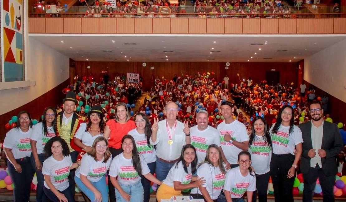 Estudantes de escolas da Prefeitura de Penedo participam do Aulão de Revisão SAEB 2023