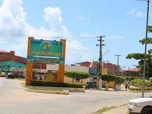 Homem armado amedronta pessoas em bar de Japaratinga