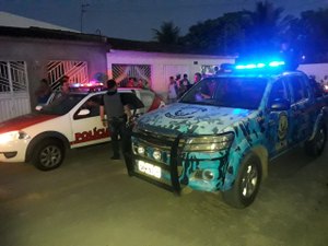Operação policial prende quatro pessoas e apreende menores