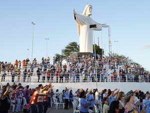 Cenáculo Mariano reúne centenas de fiéis em Palmeira dos Índios