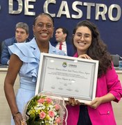 Teca Nelma reconhece trabalho de conselheiros tutelares durante sessão na Câmara de Maceió