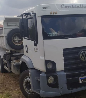 9º BPM recupera caminhão com carga de produtos químicos em Delmiro Gouveia