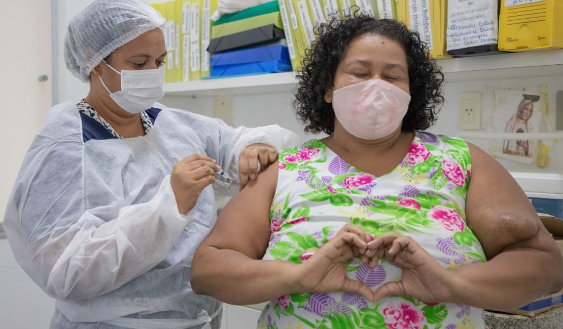 Covid-19: doentes renais em diálise começam a se vacinar em Maceió