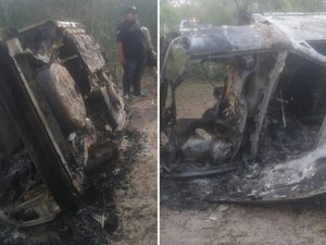 Carro roubado em Mata Grande é encontrado carbonizado em Delmiro Gouveia