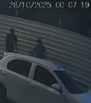 [Vídeo] Divulgadas imagens de suspeitos de homicídio de morador de rua em Maceió