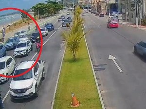 Caminhonete provoca acidente com diversos veículos no Jaraguá