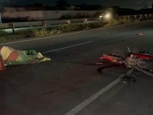 Motociclista morre ao tentar atravessar rodovia e ser atingido por carro na Barra de São Miguel