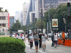 Covid-19: Brasil registra 72,7 mil casos e 2,3 mil mortes em 24 horas